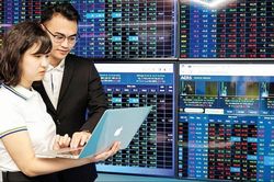 VN-Index giảm gần 17 điểm nhưng cổ phiếu vẫn tăng diện rộng