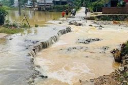 Mưa lũ đêm 28, sáng ngày 29 gây thiệt hại nhiều nơi ở trong tỉnh