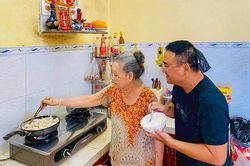 Bữa cơm của má
