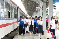 Nhiều đoàn tàu giảm 3% giá vé vào dịp cao điểm hè