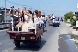 Xử phạt nhóm tài xế của đoàn xe 3 bánh chở nhiều người đưa dâu diễu phố