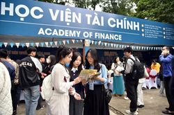 Biến động điểm chuẩn Học viện Tài chính 3 năm trở lại đây