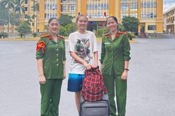 Công an giúp nữ du khách Kazakhstan tìm lại nhiều tài sản, giấy tờ quan trọng