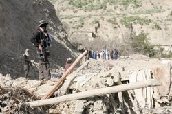 Pakistan tấn công dọc biên giới với Afghanistan
