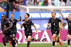 Canada thắng nghẹt thở Nam Phi, lần đầu g&oacute;p mặt ở v&ograve;ng 1/8 World Cup 2026