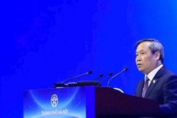 Chủ tịch UBND th&agrave;nh phố H&agrave; Nội mời gọi c&aacute;c nh&agrave; đầu tư trong nước, quốc tế đồng h&agrave;nh c&ugrave;ng th&agrave;nh phố