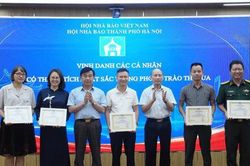Hội Nh&agrave; b&aacute;o H&agrave; Nội trao giải b&aacute;o ch&iacute; Ng&ocirc; Tất Tố, n&acirc;ng cao nghiệp vụ đội ngũ người l&agrave;m b&aacute;o Thủ đ&ocirc;