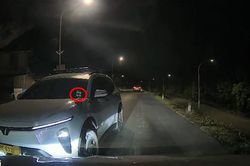 Tự ý lắp đèn LED, đèn nháy trên ô tô, xe máy: Có thể bị tước bằng lái