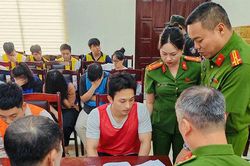 Những 'cảnh b&aacute;o đỏ'