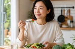 3 thói quen nên từ bỏ sau tuổi 40 nếu muốn sống khỏe