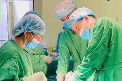 Bé gái tuổi dậy thì có các dấu hiệu sau cần đưa đến cơ sở y tế chuyên khoa Sản phụ khoa ngay
