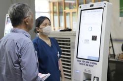 Mở rộng quyền lợi kh&aacute;m, chữa bệnh BHYT ngo&agrave;i nơi đăng k&yacute; ban đầu