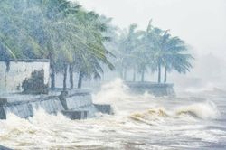Biển Đ&ocirc;ng c&oacute; thể sắp đ&oacute;n b&atilde;o số 1, miền Bắc mưa lớn