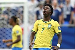 Chọc vào Neymar, Nhật Bản bị Vinicius đáp trả