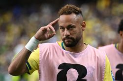 Neymar g&acirc;y b&atilde;o mạng sau trận thắng Nhật Bản