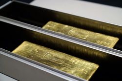 Giá vàng thế giới thủng mốc 4.000 USD/ounce