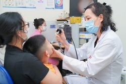 [Infographic] Phân biệt viêm mũi dị ứng và viêm xoang trong những ngày hè