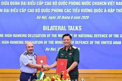 Hội đ&agrave;m giữa hai Đo&agrave;n Đại biểu Qu&acirc;n sự cấp cao Việt Nam v&agrave; C&aacute;c Tiểu vương quốc Arab thống nhất