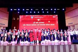 Trường đại học Sư phạm H&agrave; Nội trao Bằng tốt nghiệp cho hơn 3.200 t&acirc;n cử nh&acirc;n năm 2026