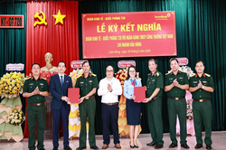 Đo&agrave;n Kinh tế - Quốc ph&ograve;ng 720 (Binh đo&agrave;n 16) v&agrave; VietinBank hỗ trợ nguồn vốn sinh kế cho người d&acirc;n