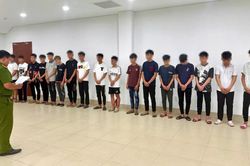14 'qu&aacute;i xế' bị bế!