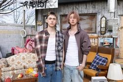 Nhóm V8 của SEVENTEEN 'càn quét' các bảng xếp hạng toàn cầu