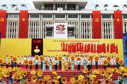 Tổng duyệt chương tr&igrave;nh Lễ Kỷ niệm 50 năm Ng&agrave;y Th&agrave;nh phố S&agrave;i G&ograve;n &ndash; Gia Định vinh dự mang t&ecirc;n Chủ tịch Hồ Ch&iacute; Minh