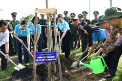 Chung tay xây dựng nếp sống xanh tại xã Cần Giờ