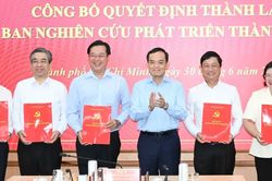 C&ocirc;ng bố quyết định th&agrave;nh lập Ban Nghi&ecirc;n cứu ph&aacute;t triển TPHCM