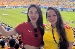 Nữ CĐV một mình bay nửa vòng trái đất, bật khóc khi thấy Ronaldo