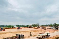 Dốc tổng lực thi công hoàn thành dự án sân bay Phù Cát