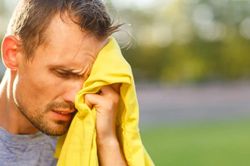 8 bí quyết đơn giản thoát khỏi tình trạng ra mồ hôi nhiều