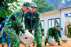 Đồn Biên phòng Cốc Pàng chung sức xây điểm trường mới nơi biên giới