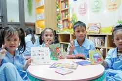 Mang tri thức đến giường bệnh: Bệnh viện Phổi Nghệ An ra mắt 'Thư viện cho em'
