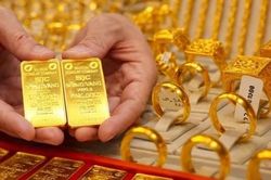 Bộ T&agrave;i ch&iacute;nh 'b&aacute;c' th&ocirc;ng tin từ 1/7 thu thuế 0,1% với mua b&aacute;n v&agrave;ng miếng