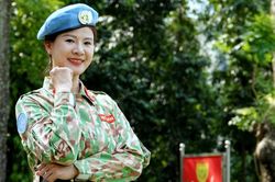 Những người trẻ đi về phía hòa bình