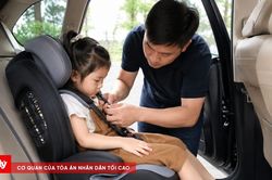 Từ 15/8: Bỏ mức phạt tiền đối với hành vi chở trẻ em không sử dụng thiết bị an toàn