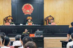 Bị h&agrave;ng trăm nh&agrave; đầu tư đ&ograve;i tăng &aacute;n, Hậu 'ph&aacute;o' xin th&ecirc;m thời gian thương lượng