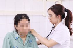 Mệt mỏi, uống nước nhiều, thiếu nữ 17 tuổi không ngờ mắc bệnh người già