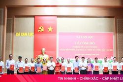 Phường Trần Phú, xã Can Lộc công bố nghị quyết về sắp xếp thôn, tổ dân phố