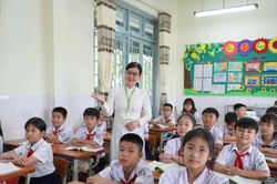 Gi&aacute;o vi&ecirc;n cả nước gấp r&uacute;t tập huấn, sẵn s&agrave;ng triển khai bộ s&aacute;ch gi&aacute;o khoa thống nhất