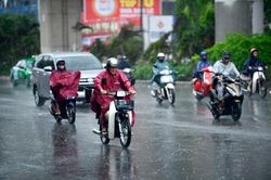 Thời tiết ngày 30/6: Bắc Bộ mưa lớn diện rộng, cảnh báo lốc xoáy và gió giật mạnh trên biển