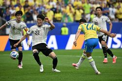 World Cup 2026: Cổ động viên Nhật Bản tiếc nuối sau trận thua Brazil