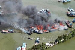 Khẩn trương hỗ trợ người dân trong vụ tàu cháy tại Gia Lai