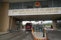 Xuất khẩu qua cửa khẩu Lào Cai tăng hơn 60%, sầu riêng lập kỷ lục
