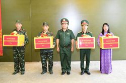 Thượng tướng L&ecirc; Quang Minh kiểm tra chiến dịch t&igrave;m kiếm liệt sĩ