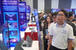 TP Hồ Ch&iacute; Minh th&uacute;c đẩy chuyển đổi số cho doanh nghiệp nhỏ v&agrave; vừa