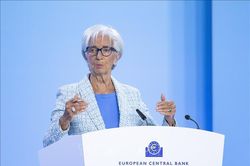Chủ tịch ECB: Ch&acirc;u &Acirc;u đang ng&agrave;y c&agrave;ng ki&ecirc;n cường hơn trước những c&uacute; sốc kinh tế