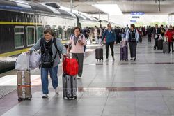 Trung Quốc: Khởi động vận tải đường sắt cao điểm mùa Hè
