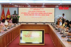 Bản lĩnh người cầm bút trước 'sức nóng' mạng xã hội